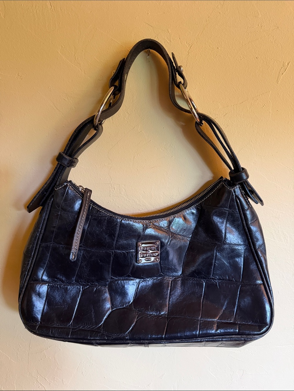 Dooney & Bourke Black Croc-Style Leather Shoulder Bag JS-112